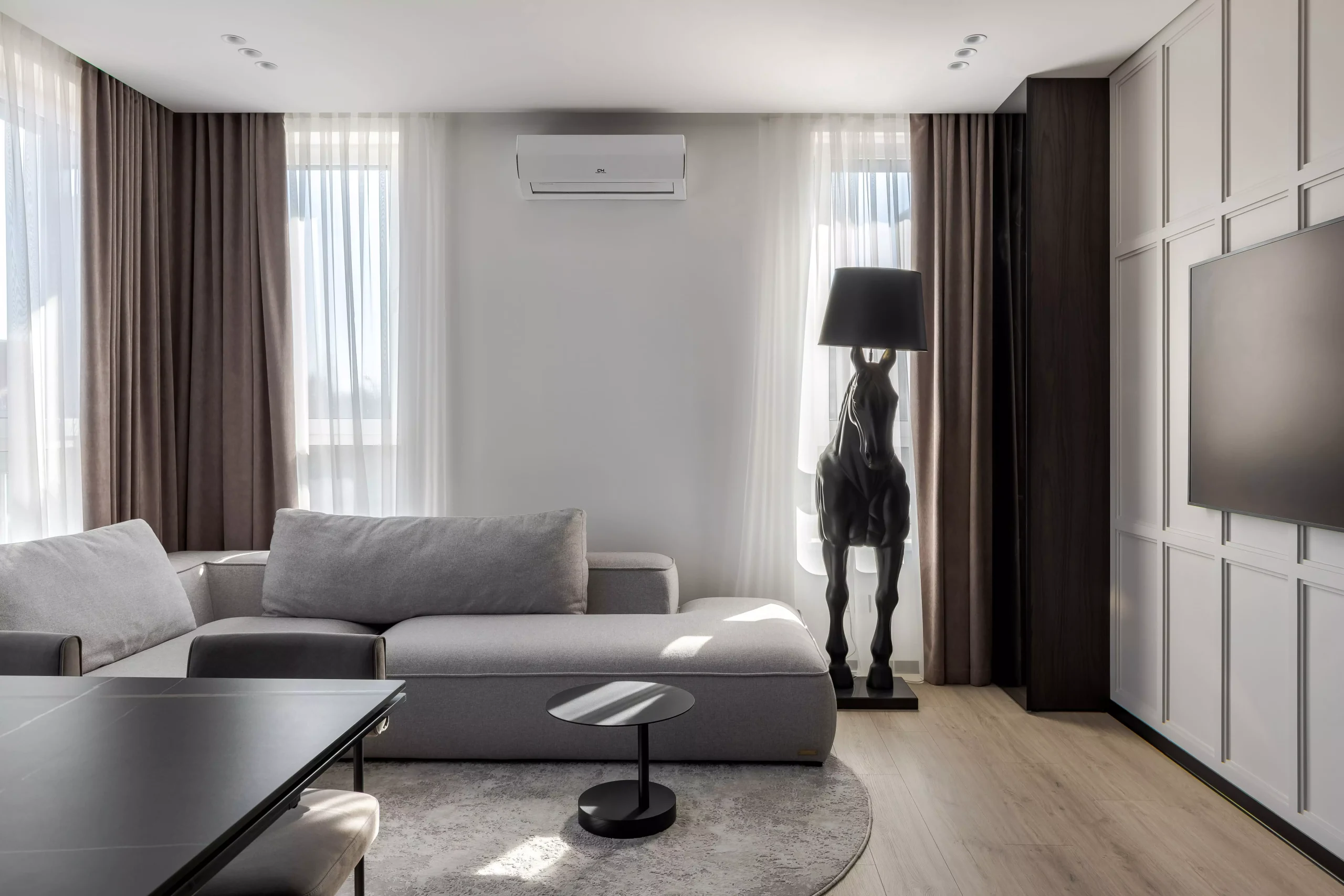 Noir Nest - Leopolis Architecture Group